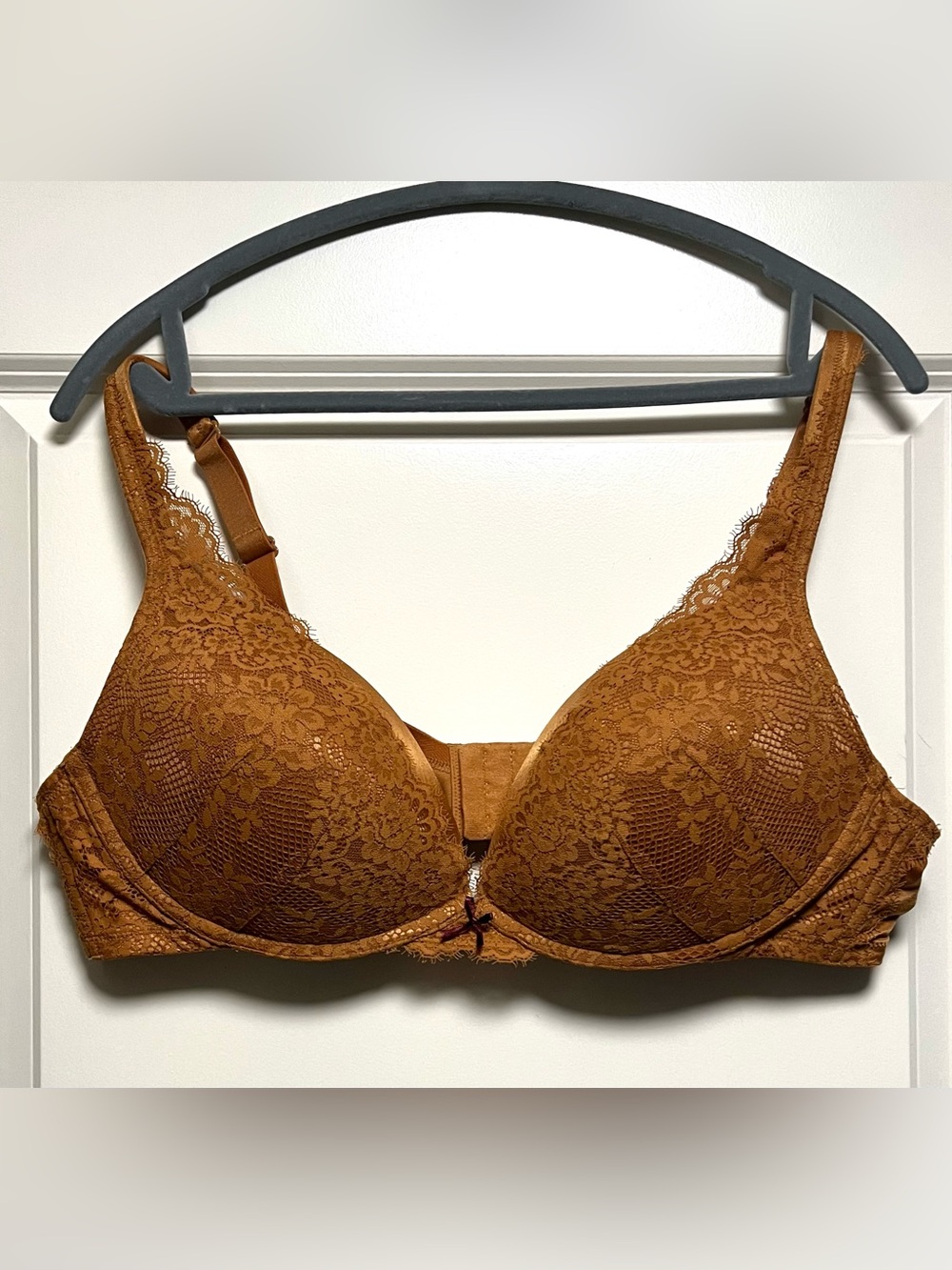 EUC Cacique Padded Underwire Bra Romantic Lace Supportive Foam Cups Orange 42C